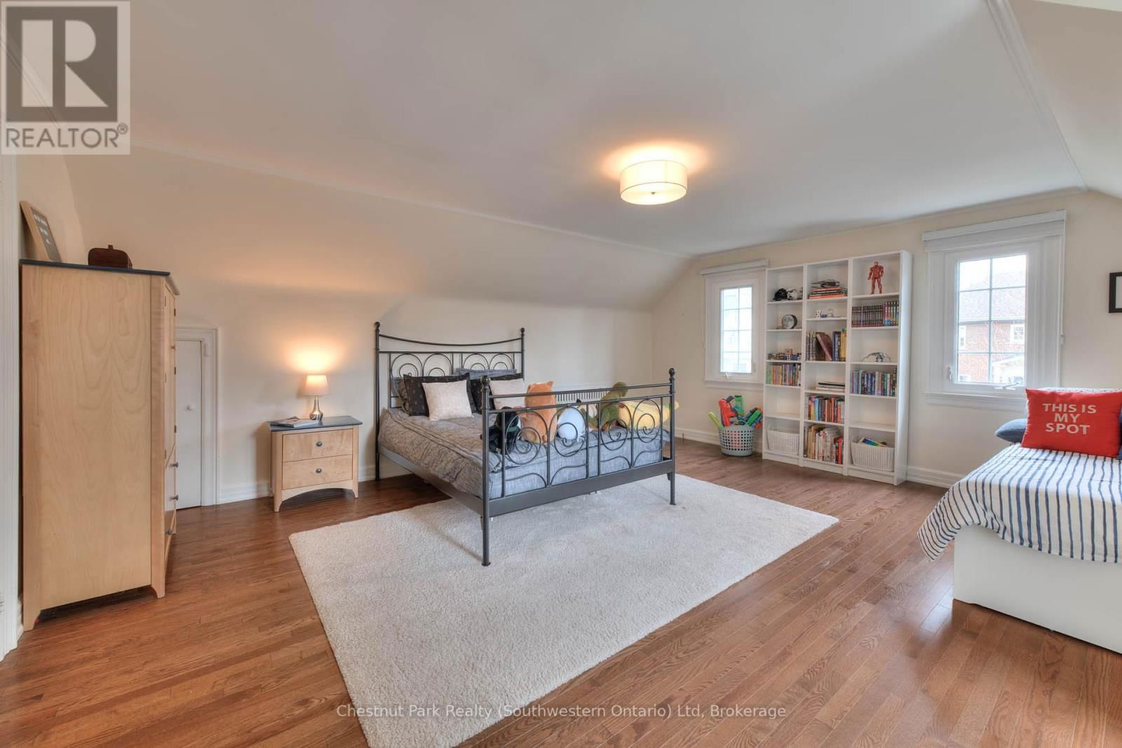 26 LEMON STREET Image 41