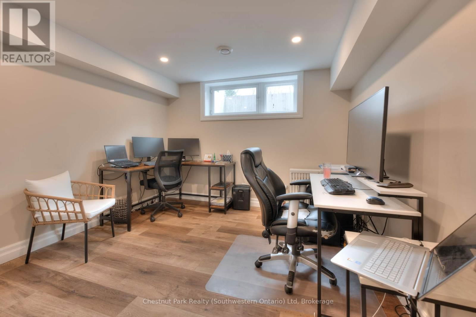 26 LEMON STREET Image 47