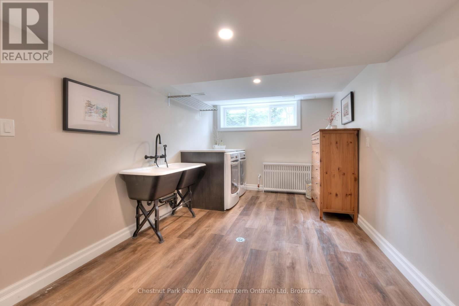 26 LEMON STREET Image 48