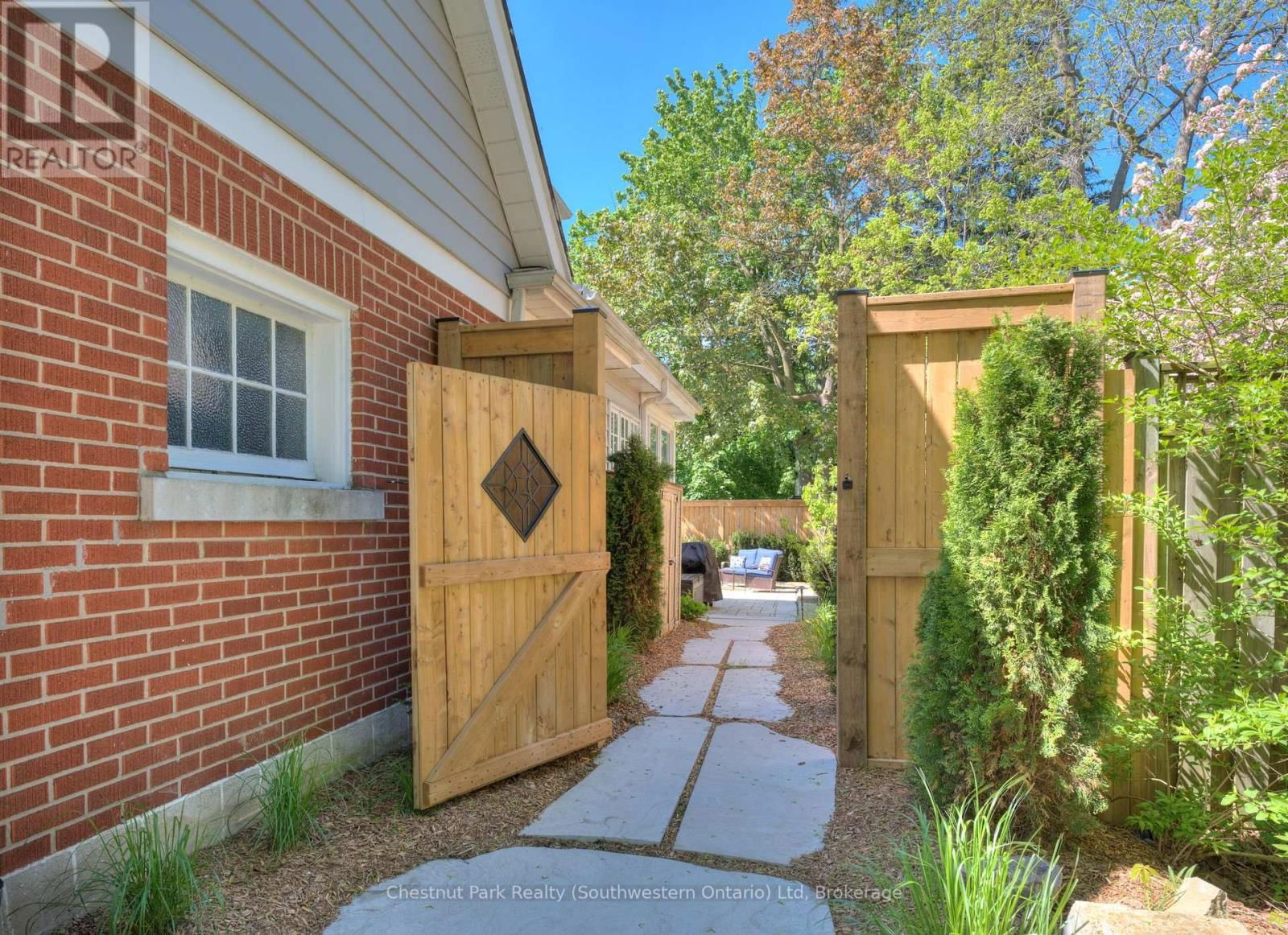 26 LEMON STREET Image 7