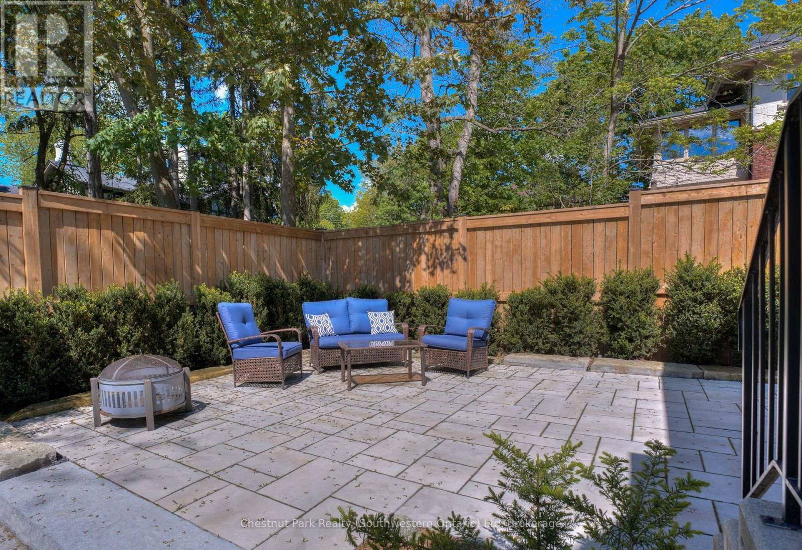 26 LEMON STREET Image 8