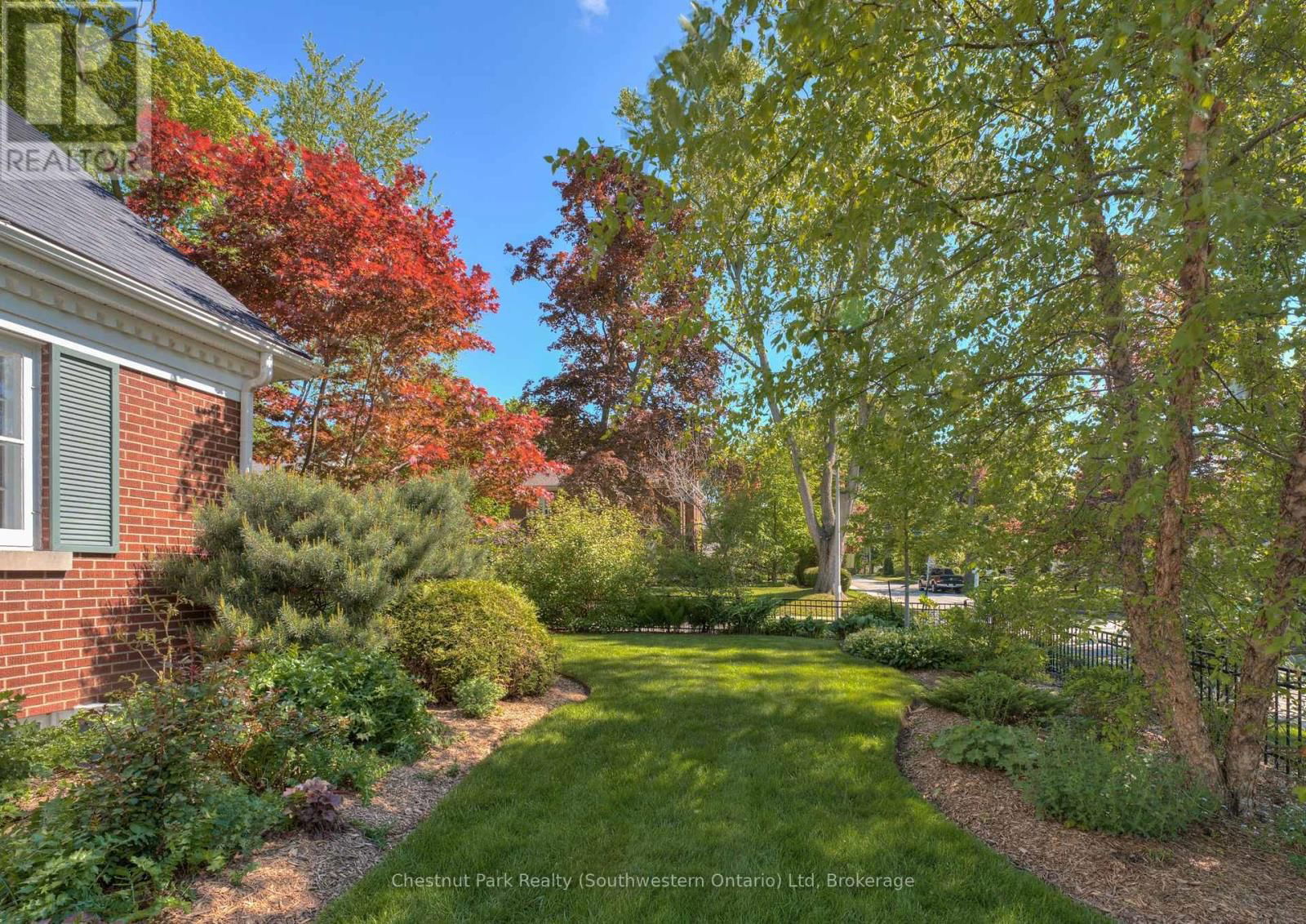 26 LEMON STREET Image 9