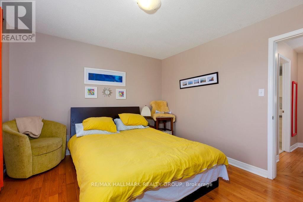 24 RAVENSCROFT COURT Image 16