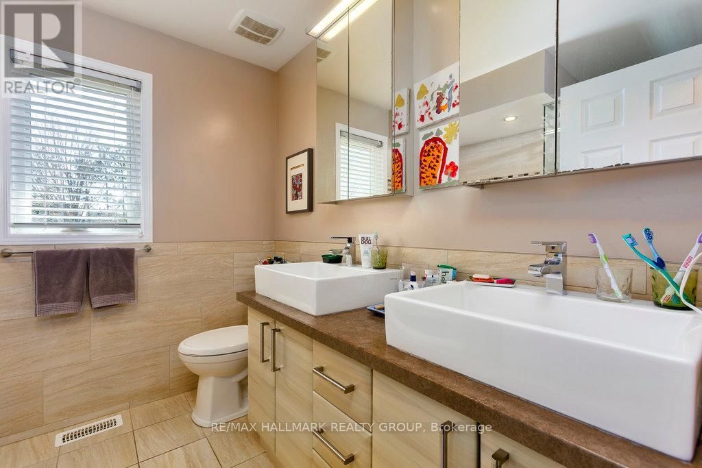 24 RAVENSCROFT COURT Image 17