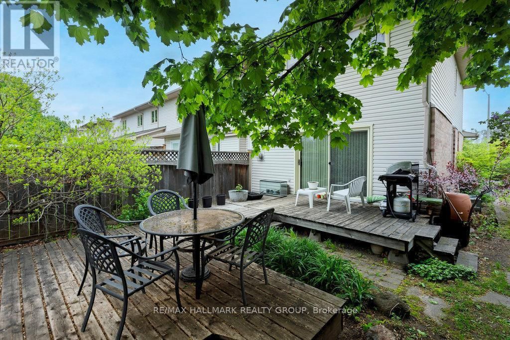 24 RAVENSCROFT COURT Image 32