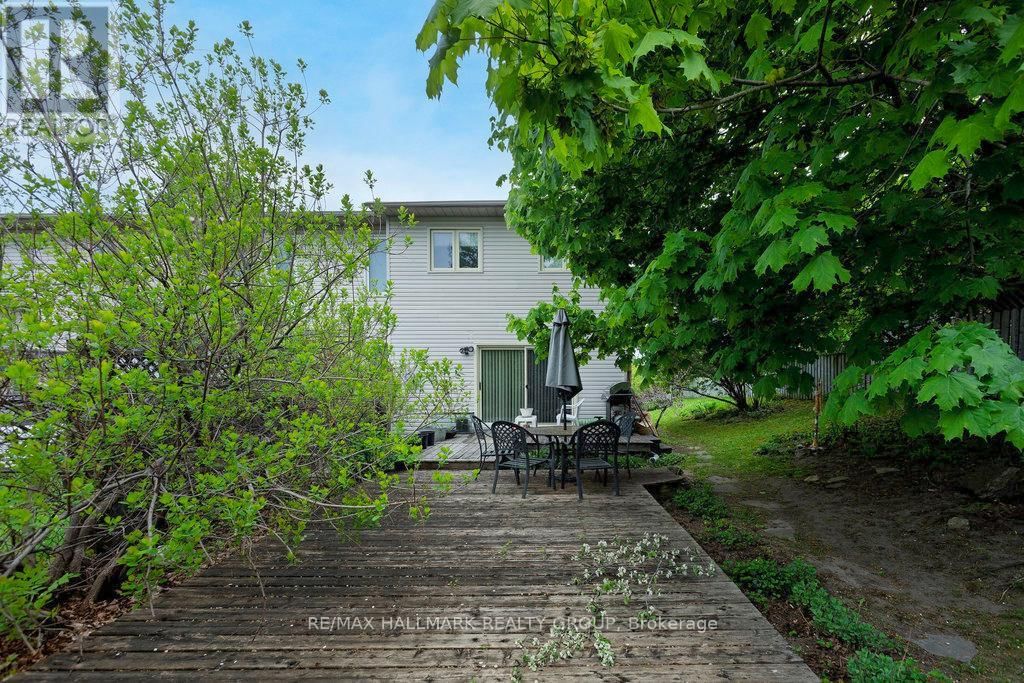 24 RAVENSCROFT COURT Image 33