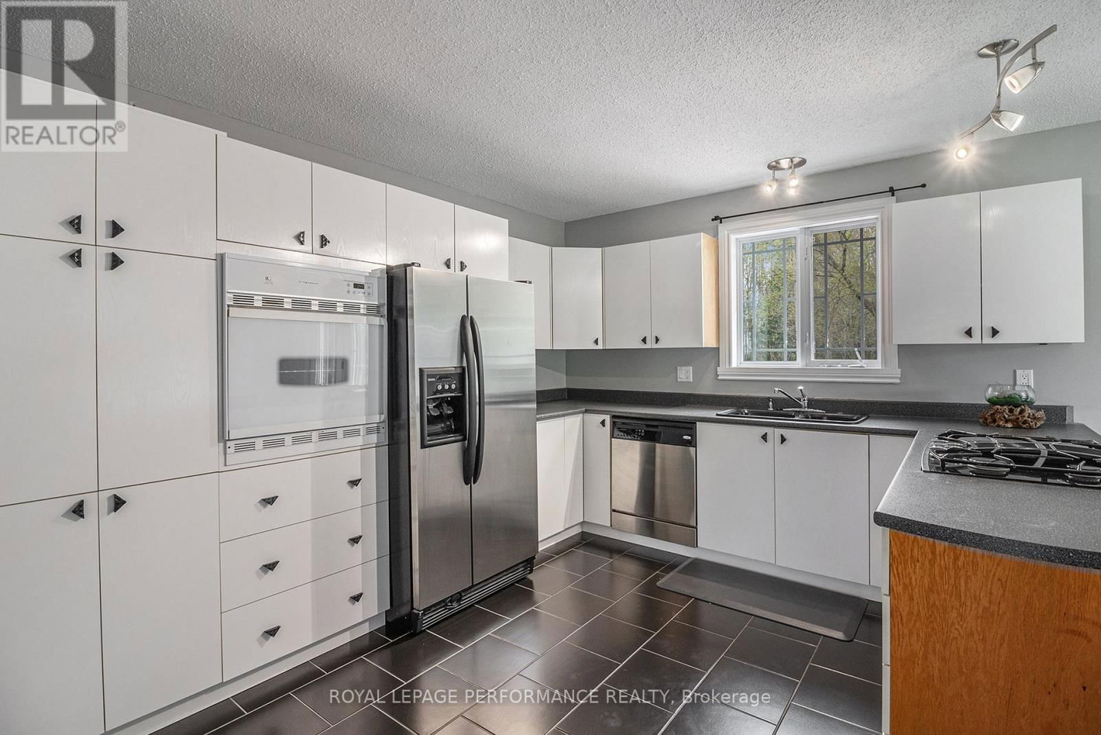 1395 NOTRE-DAME STREET Image 11