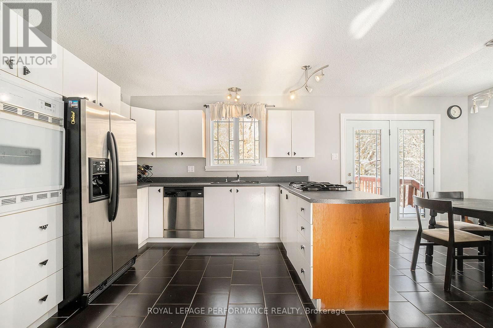 1395 NOTRE-DAME STREET Image 12