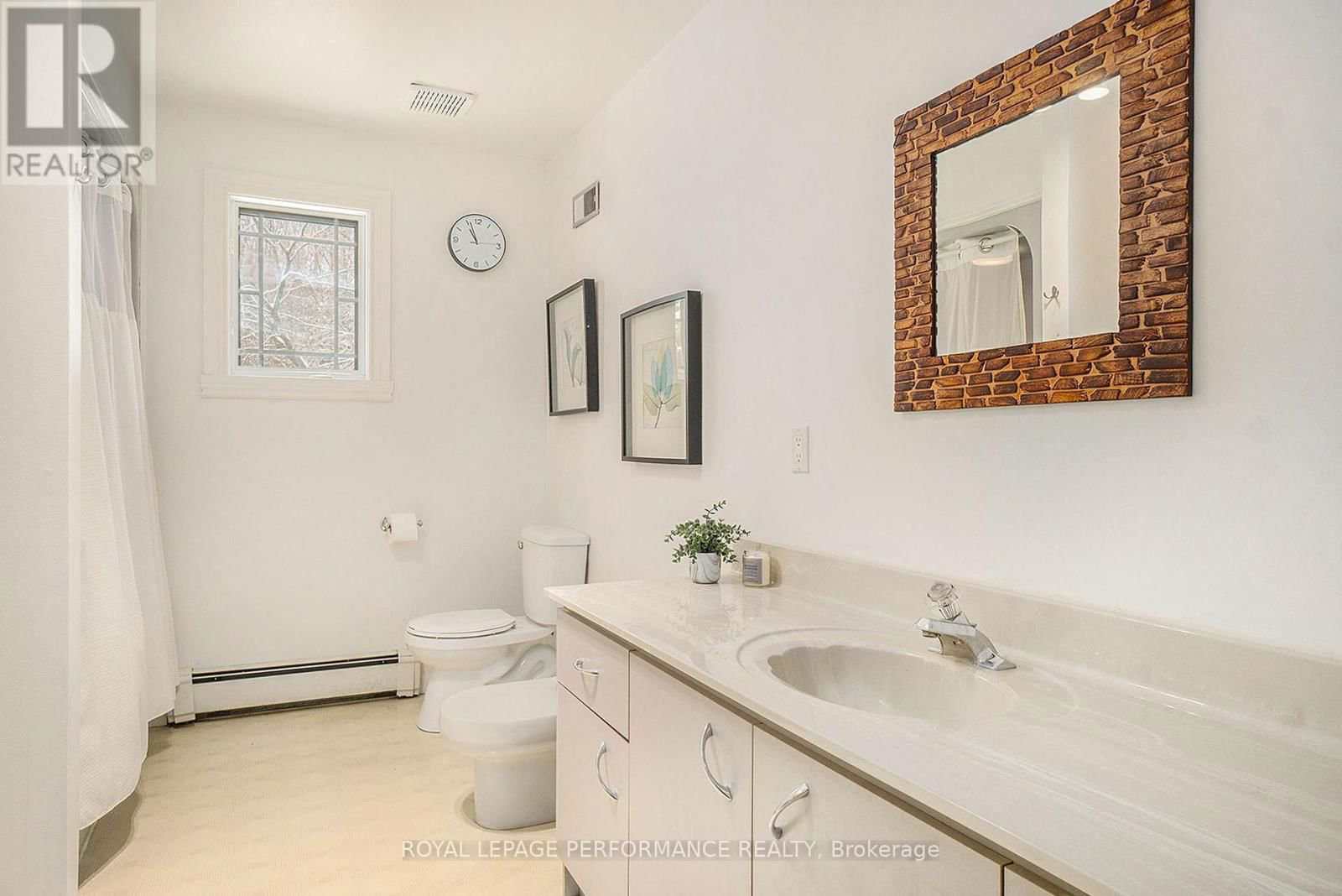 1395 NOTRE-DAME STREET Image 18