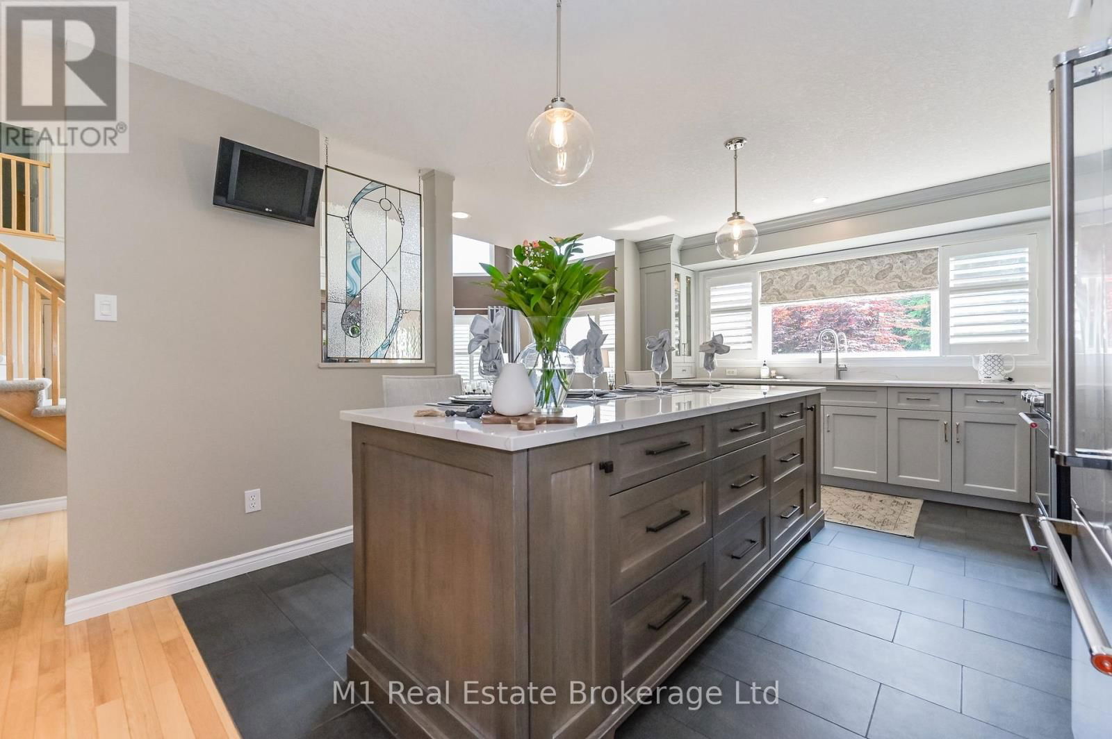 487 ANDERSON STREET SOUTH Image 13
