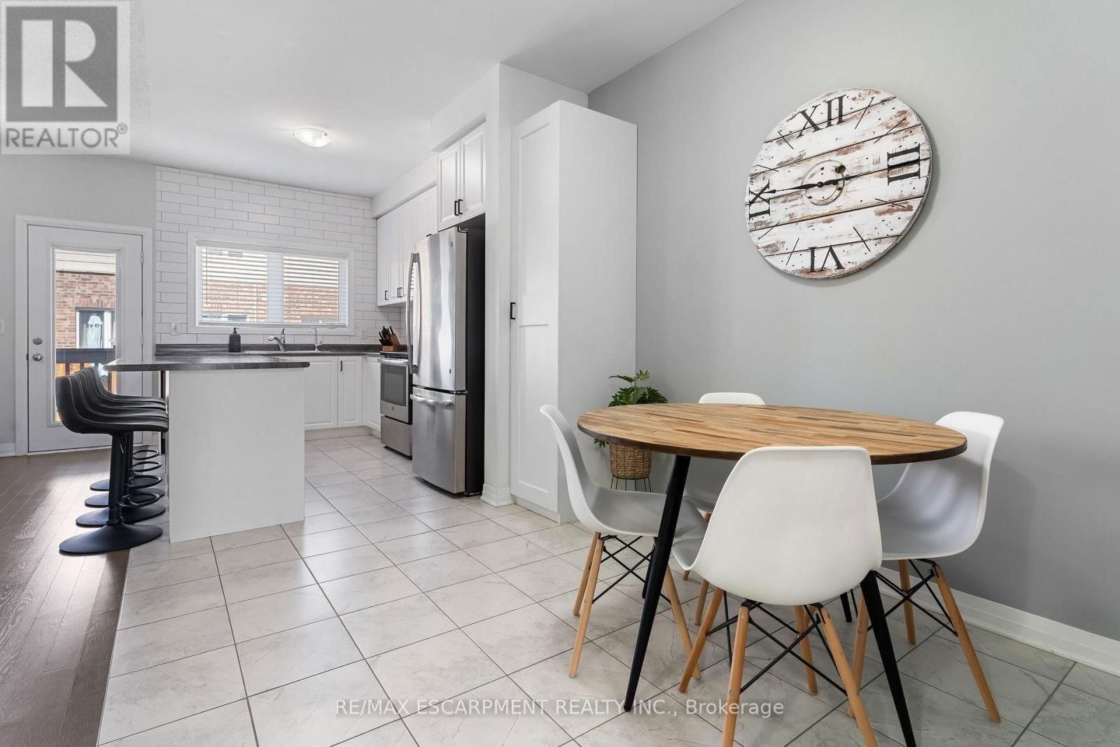 4067 CANBY STREET Image 11