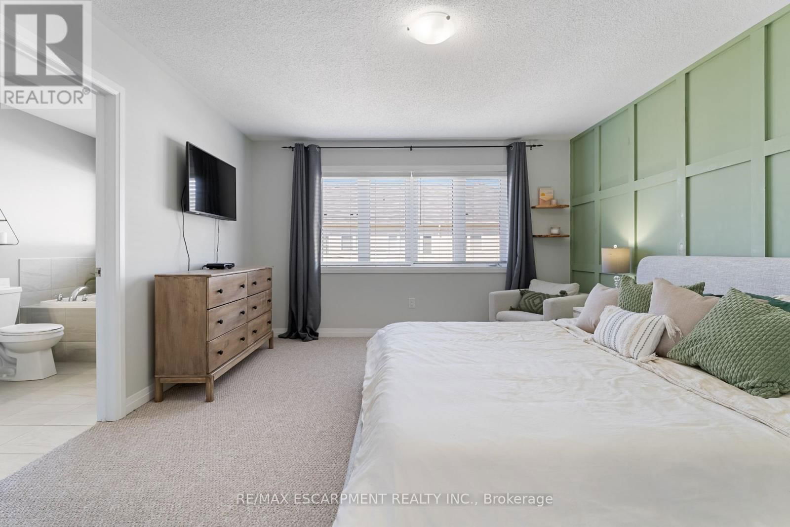 4067 CANBY STREET Image 13