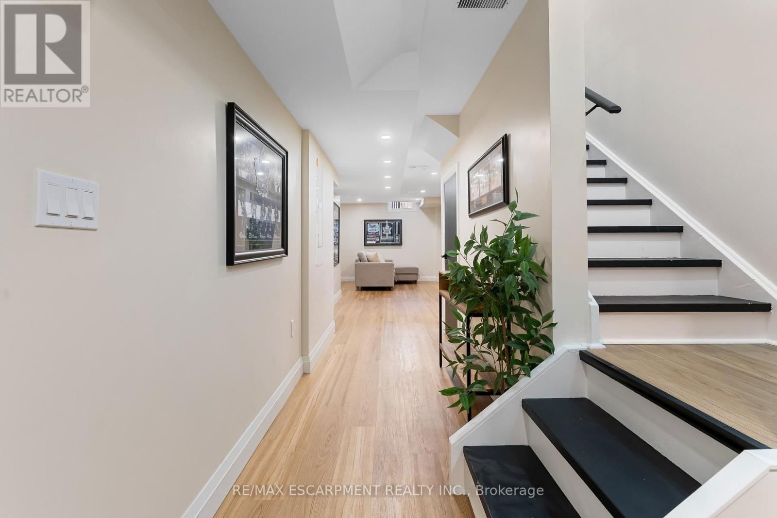 4067 CANBY STREET Image 23
