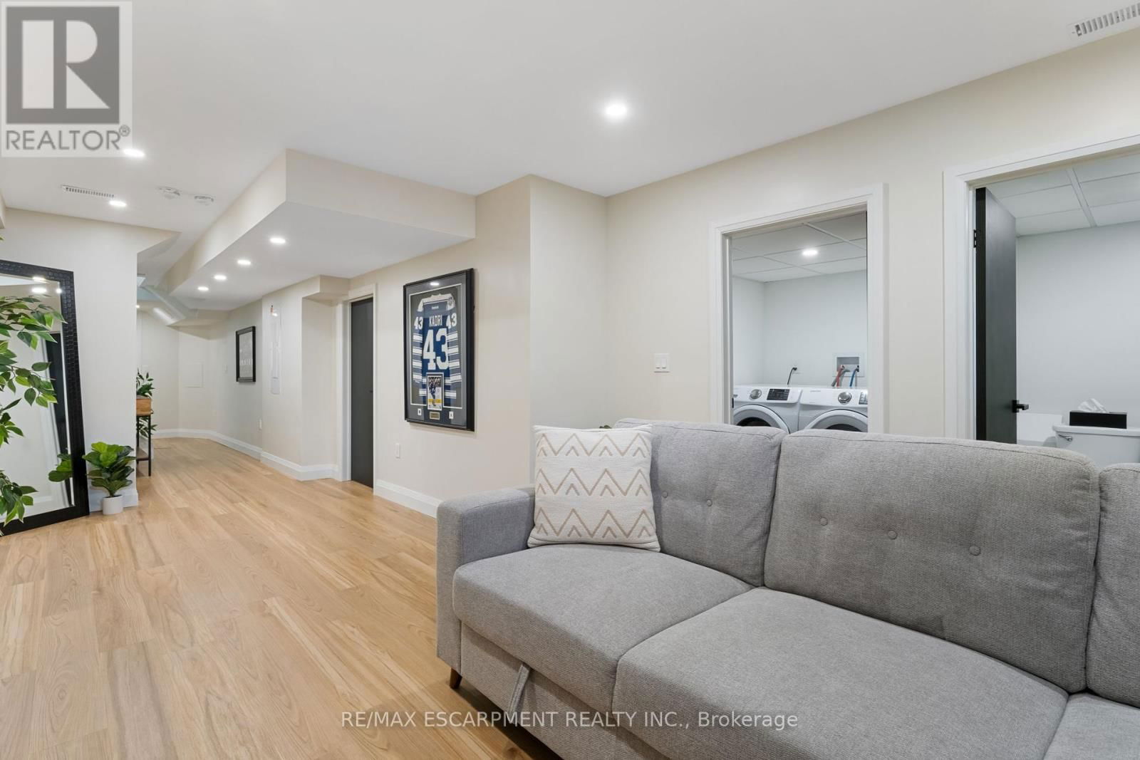 4067 CANBY STREET Image 26