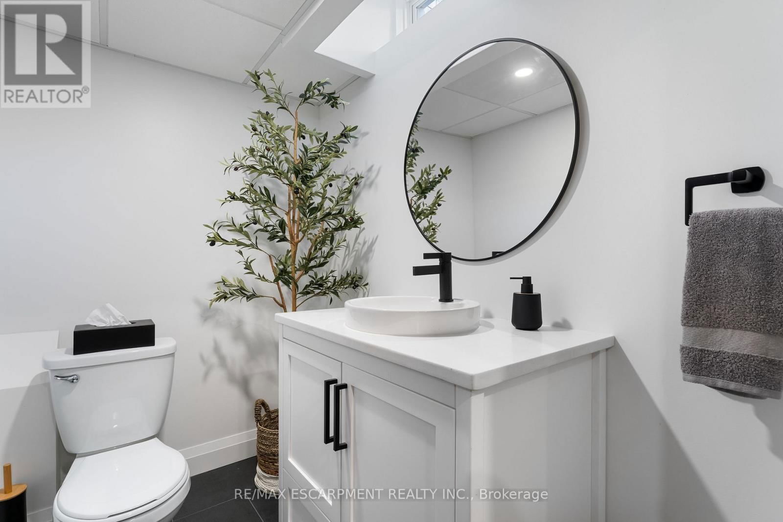 4067 CANBY STREET Image 27