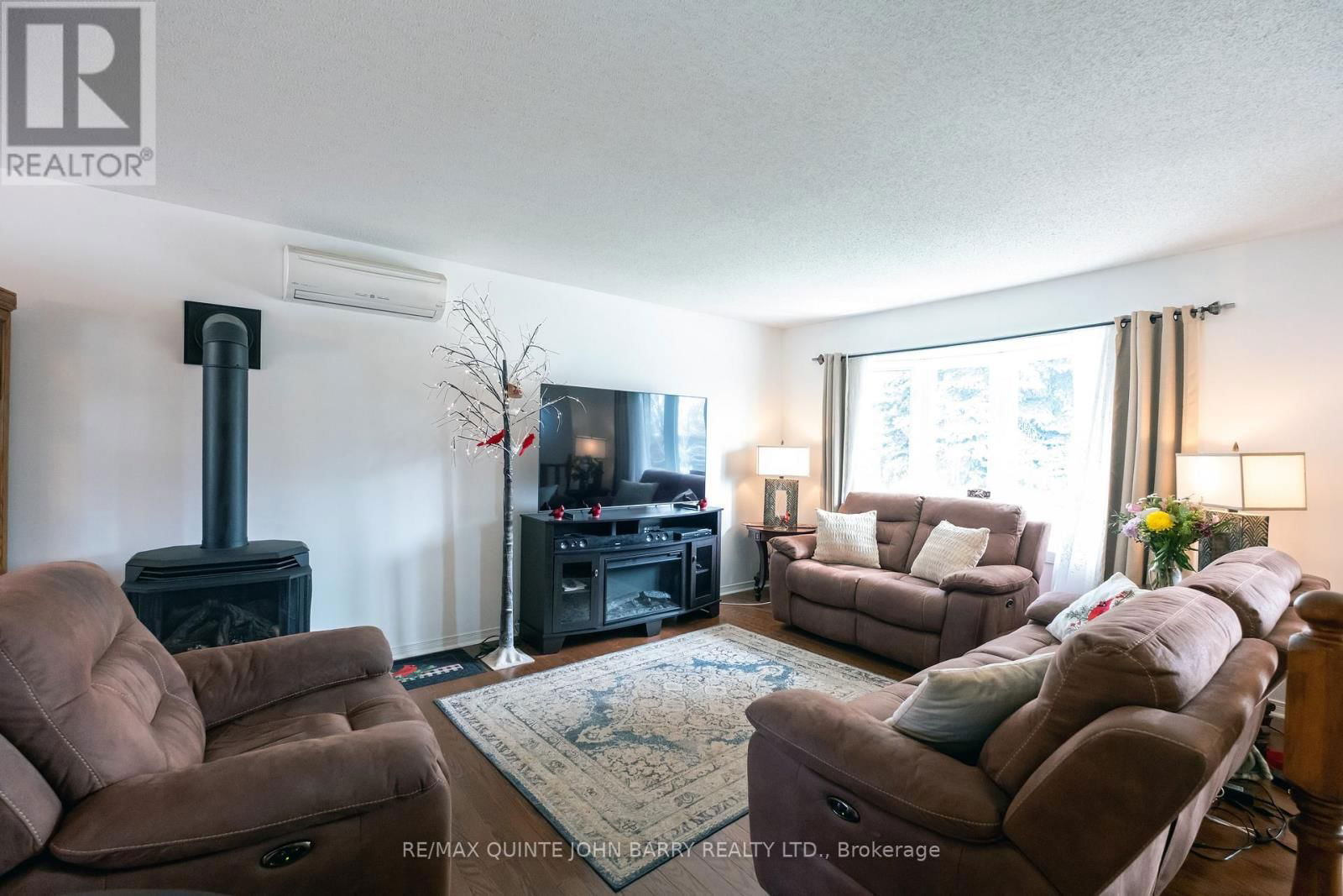 64 IRELAND DRIVE Image 15