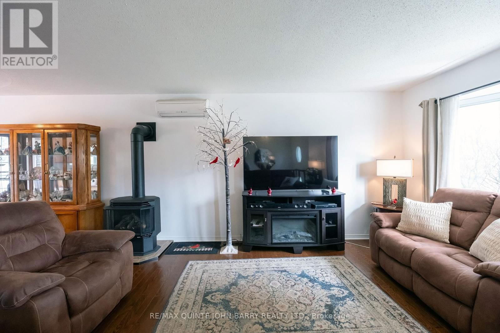 64 IRELAND DRIVE Image 16