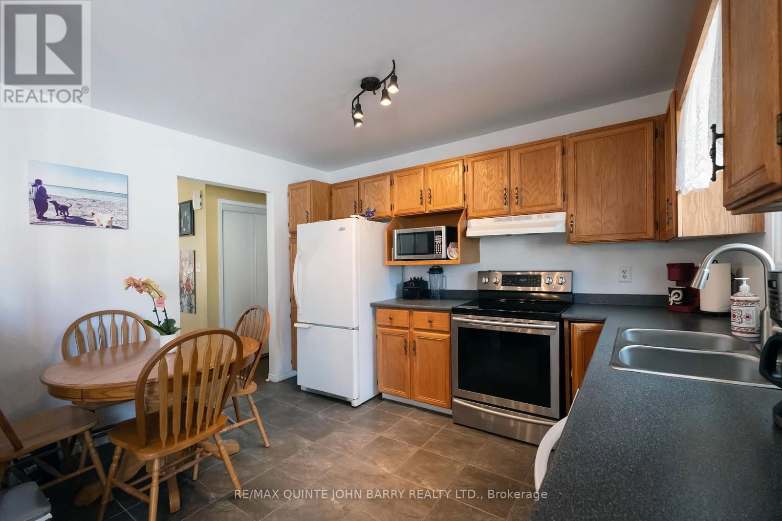 64 IRELAND DRIVE Image 23