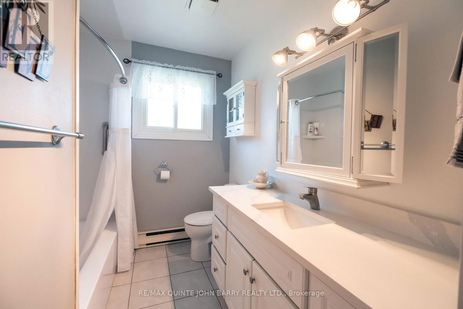 64 IRELAND DRIVE Image 27