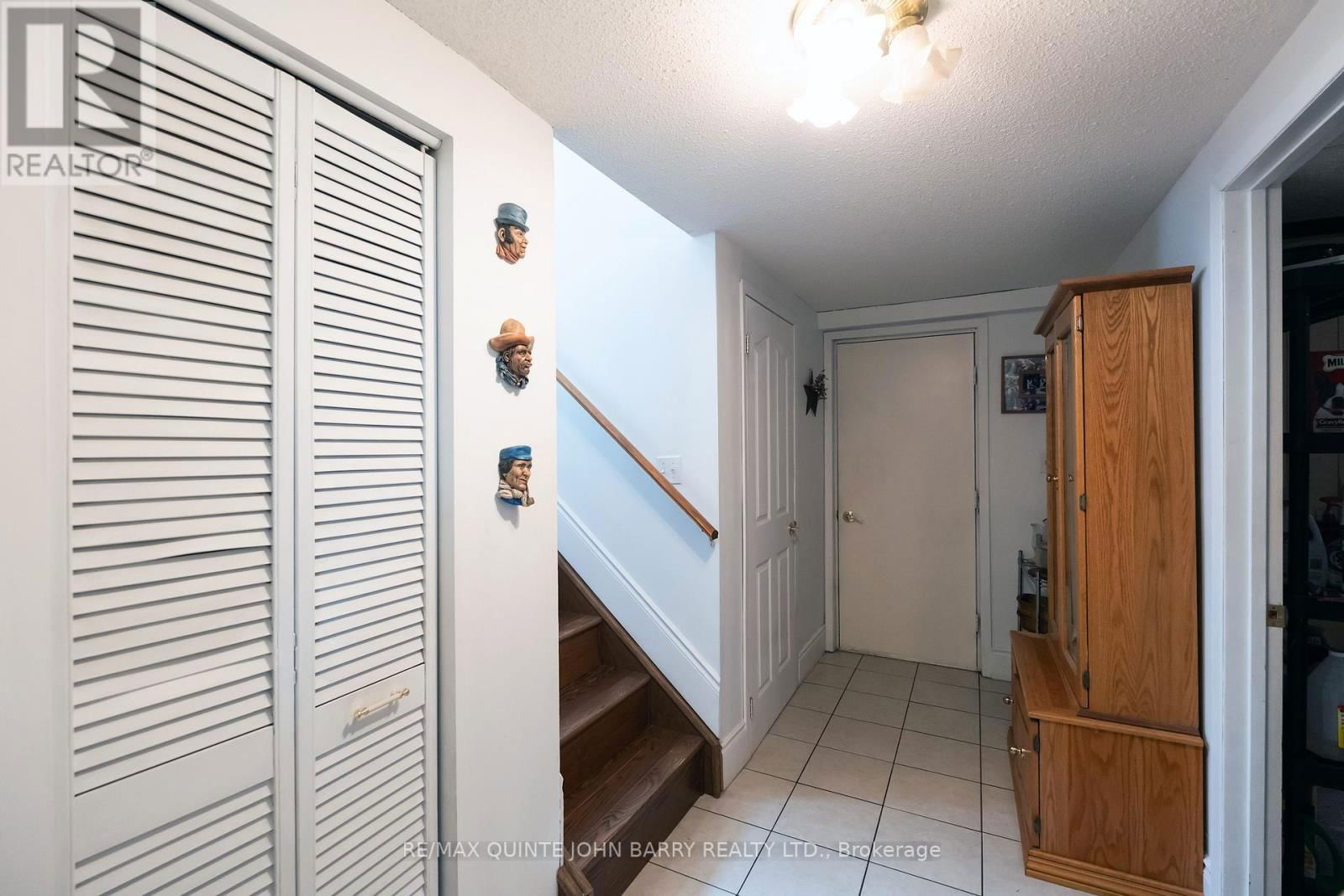 64 IRELAND DRIVE Image 29