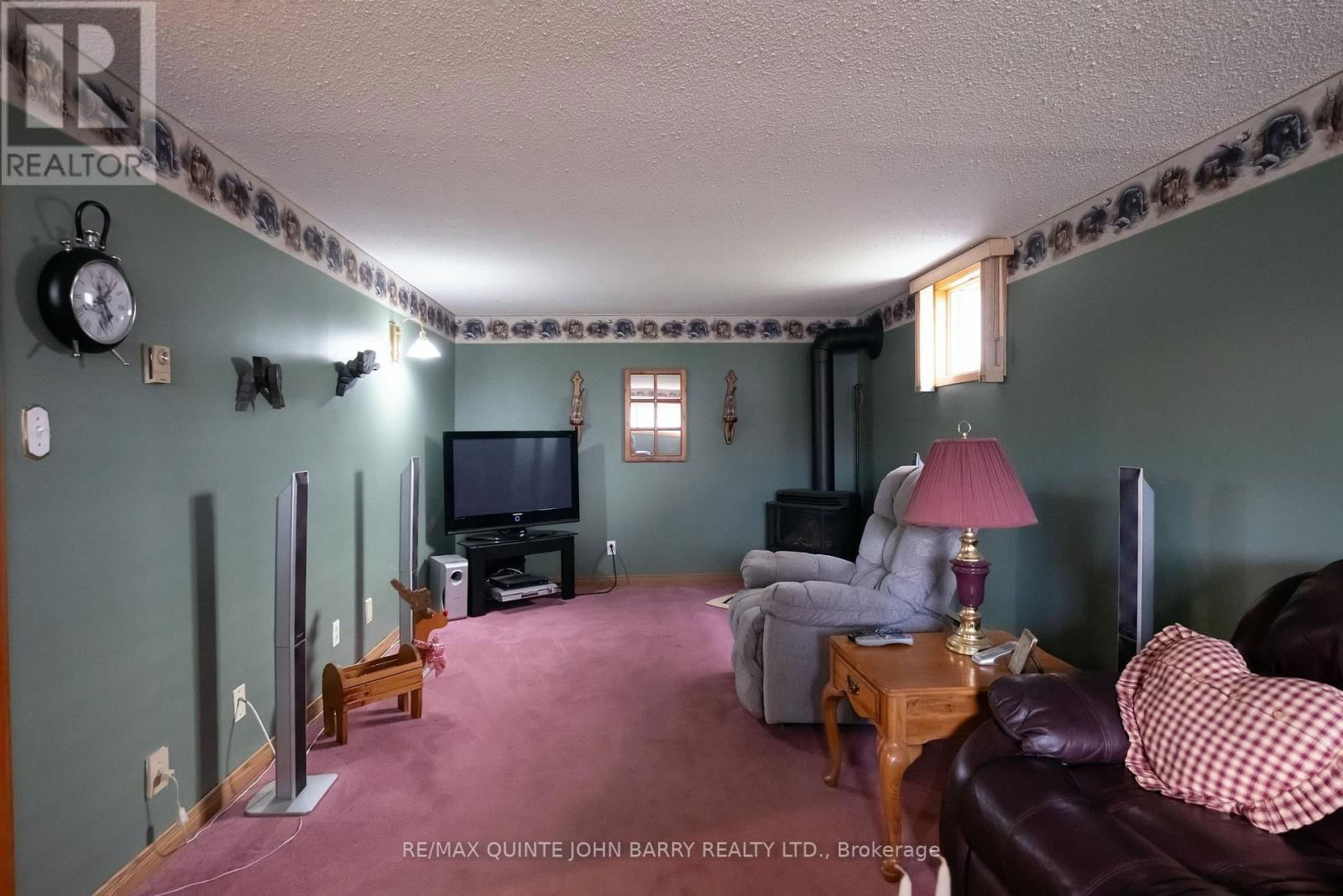 64 IRELAND DRIVE Image 31