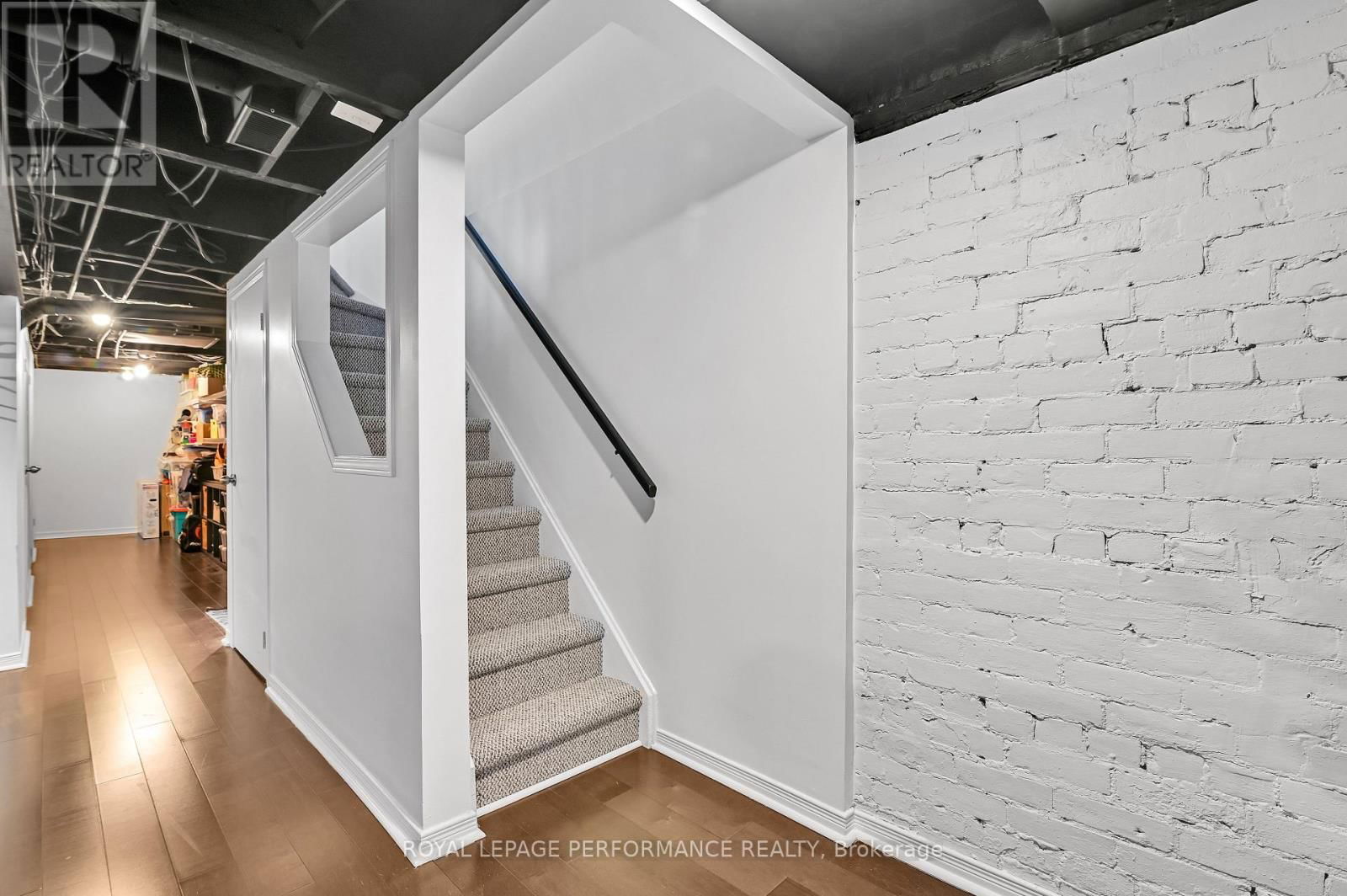194 CHARLOTTE STREET Image 22