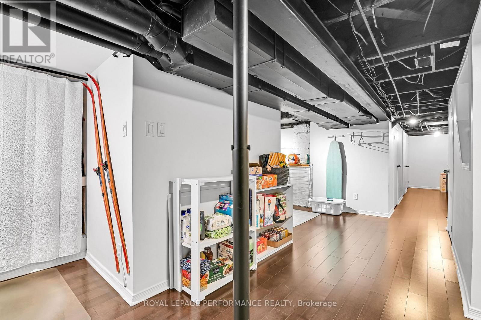 194 CHARLOTTE STREET Image 24