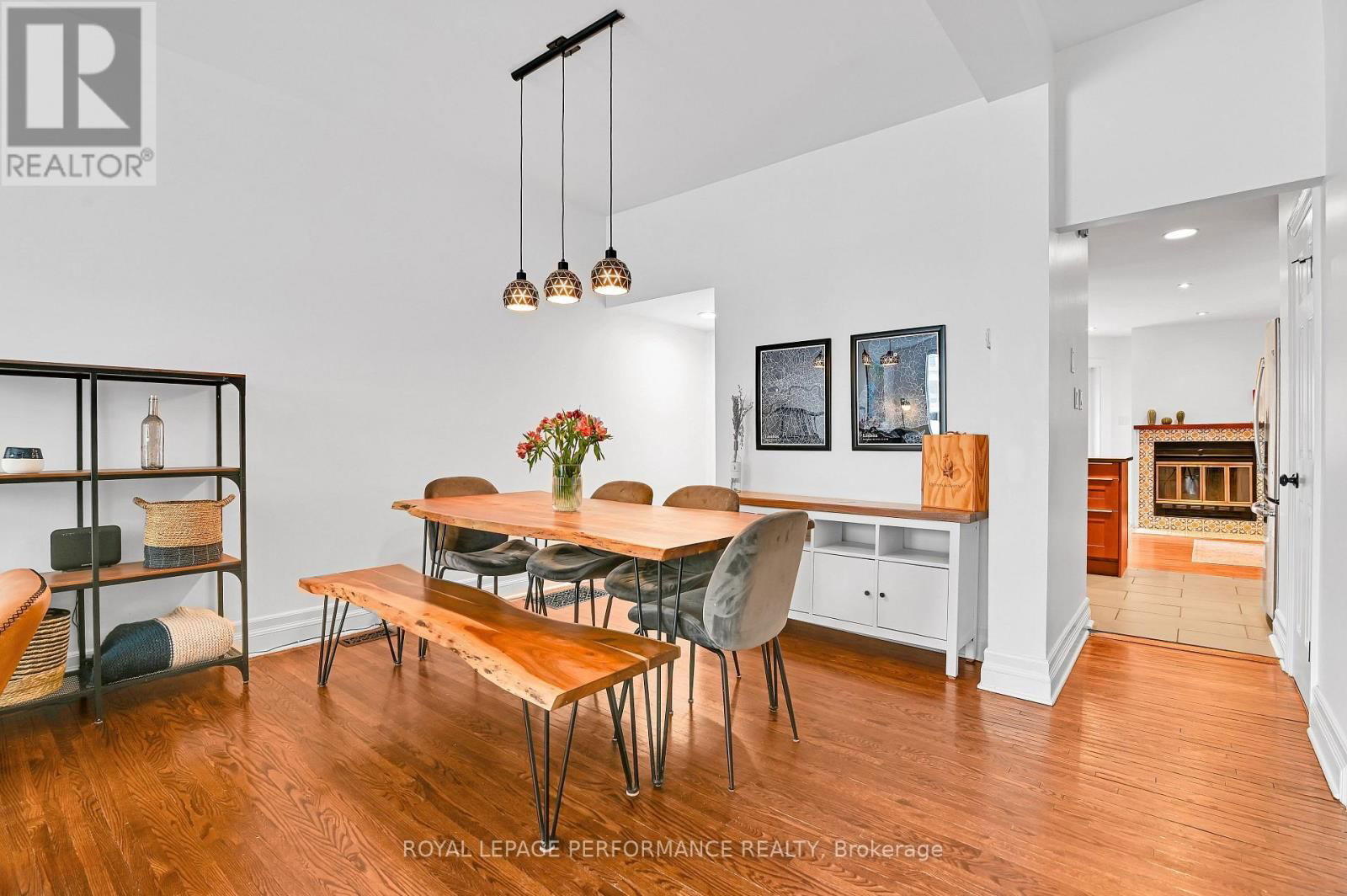 194 CHARLOTTE STREET Image 6