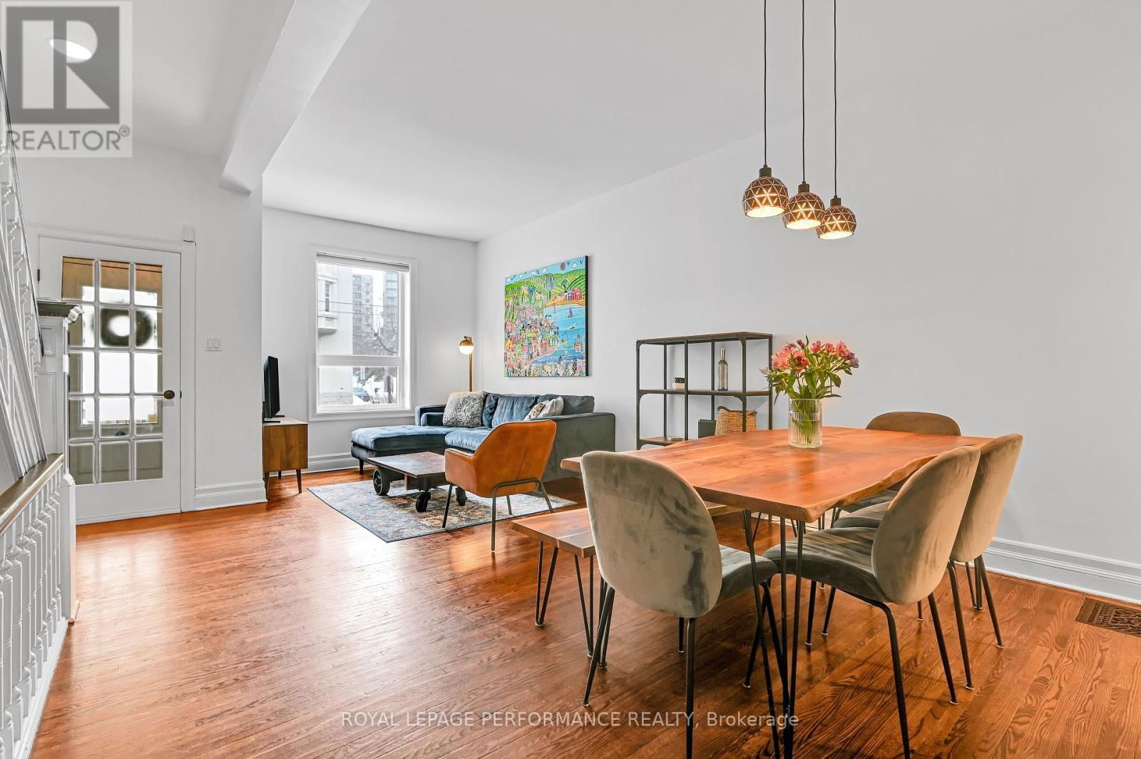 194 CHARLOTTE STREET Image 7