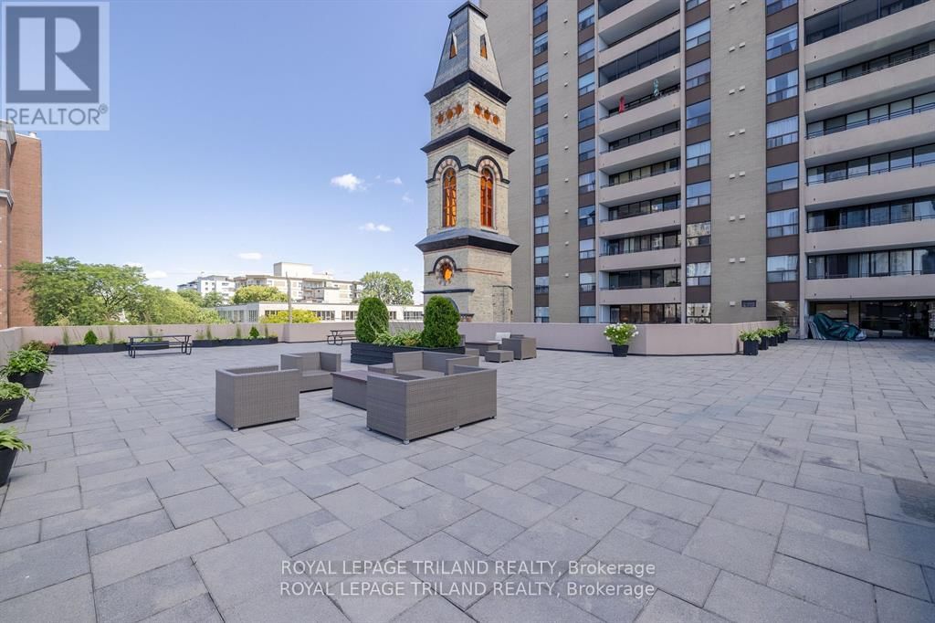 2302 - 389 DUNDAS STREET Image 39