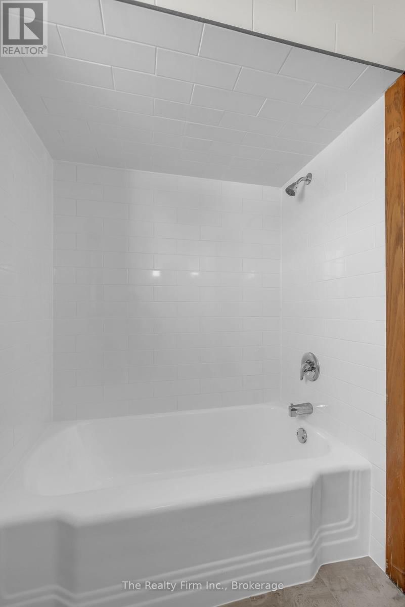 104 OXFORD STREET Image 13