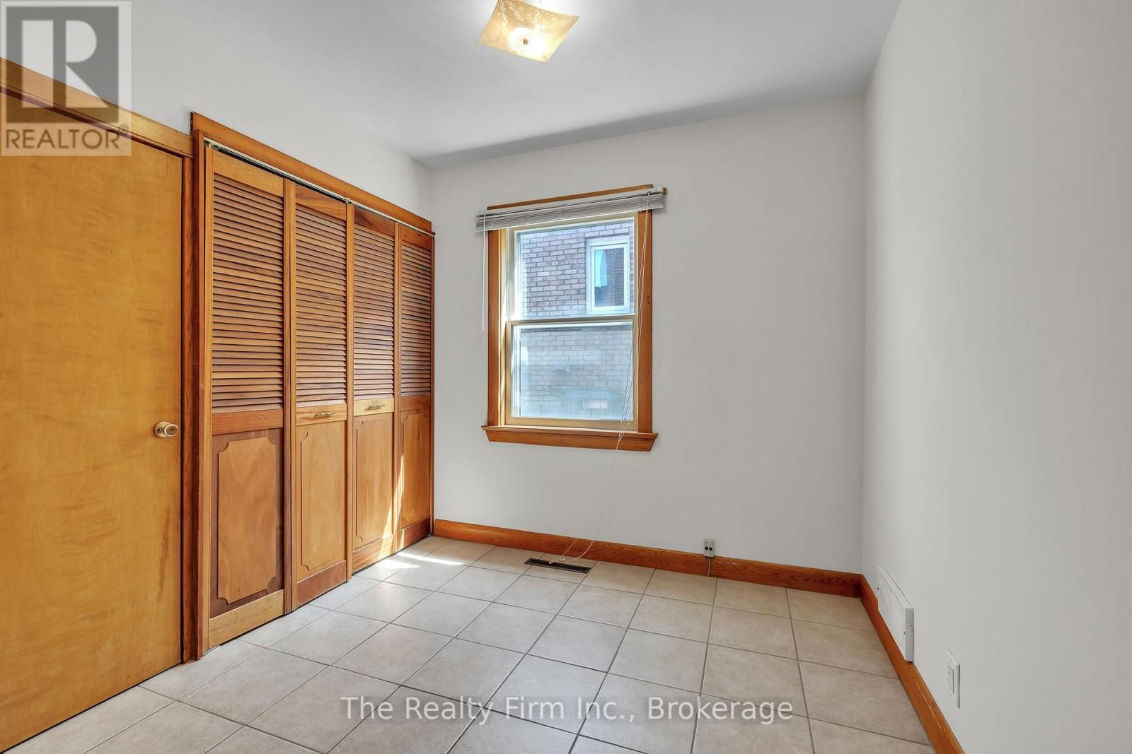 104 OXFORD STREET Image 19