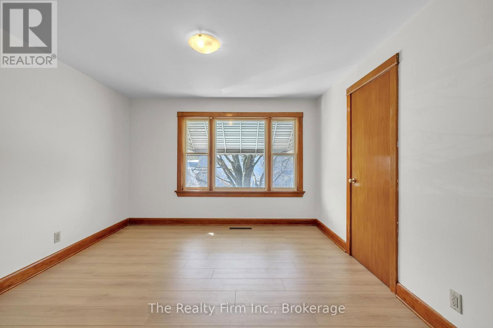 104 OXFORD STREET Image 5