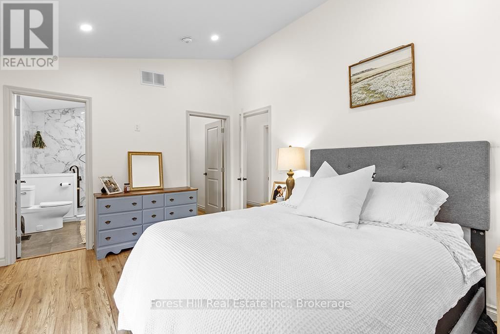 182 ALMA STREET Image 19