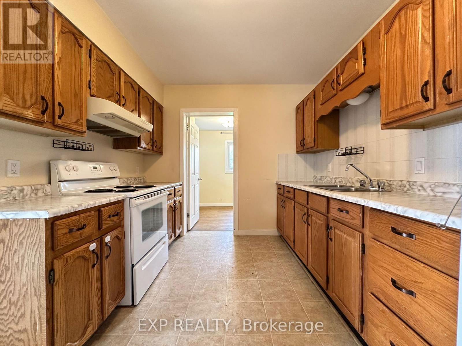 22A CHARLOTTE STREET Image 3