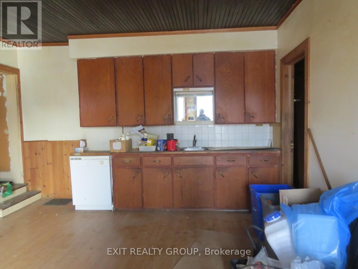225 JONES ROAD Image 35