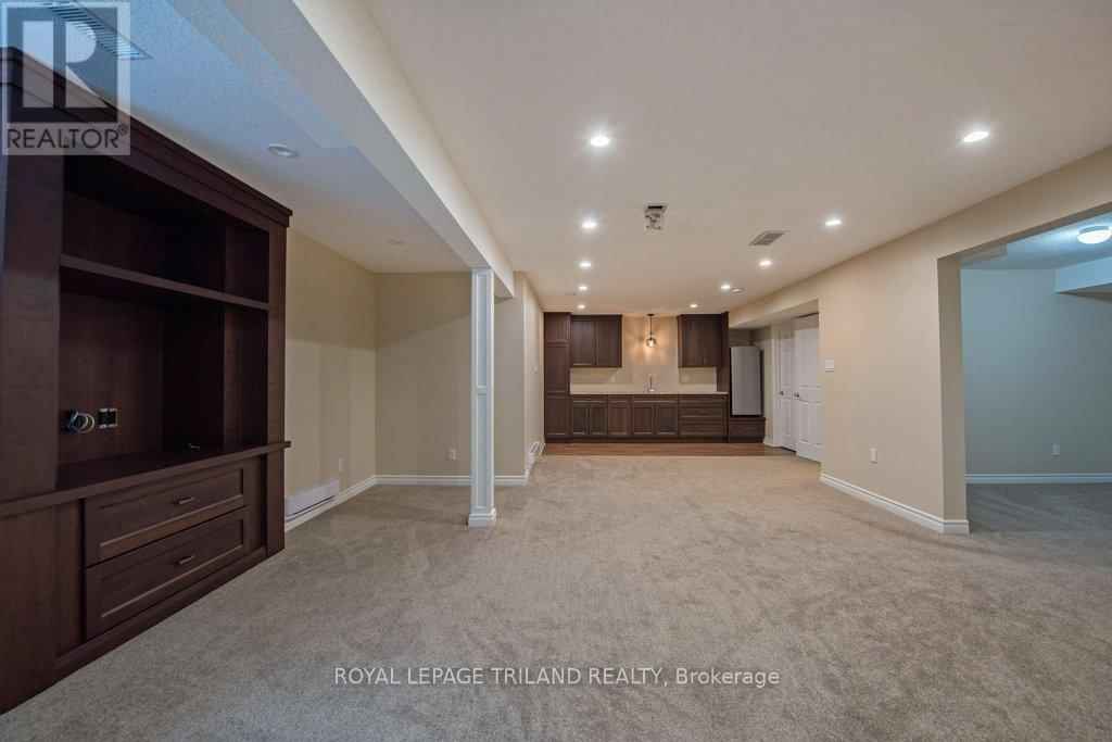 1 - 87 DONKER DRIVE Image 36