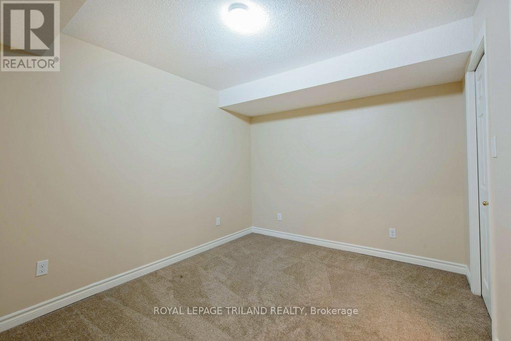 1 - 87 DONKER DRIVE Image 40