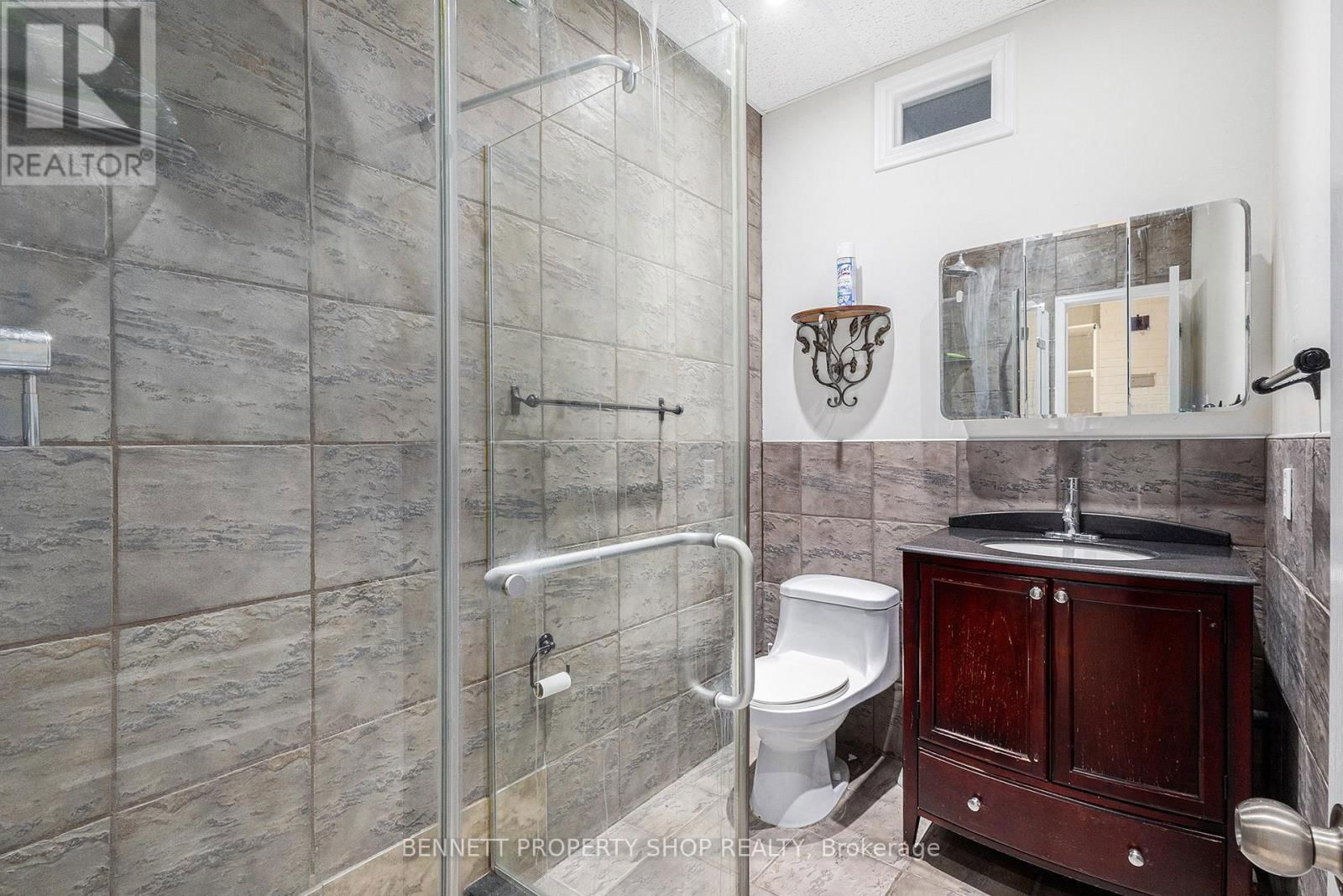 17 MARLBOROUGH AVENUE Image 16