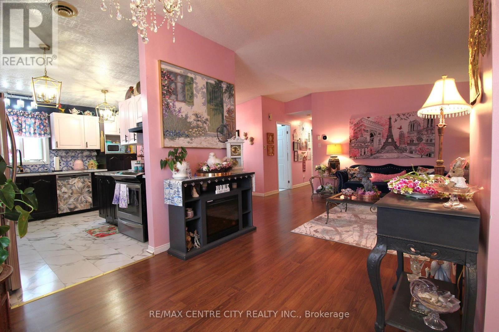 11 STEWART STREET Image 7