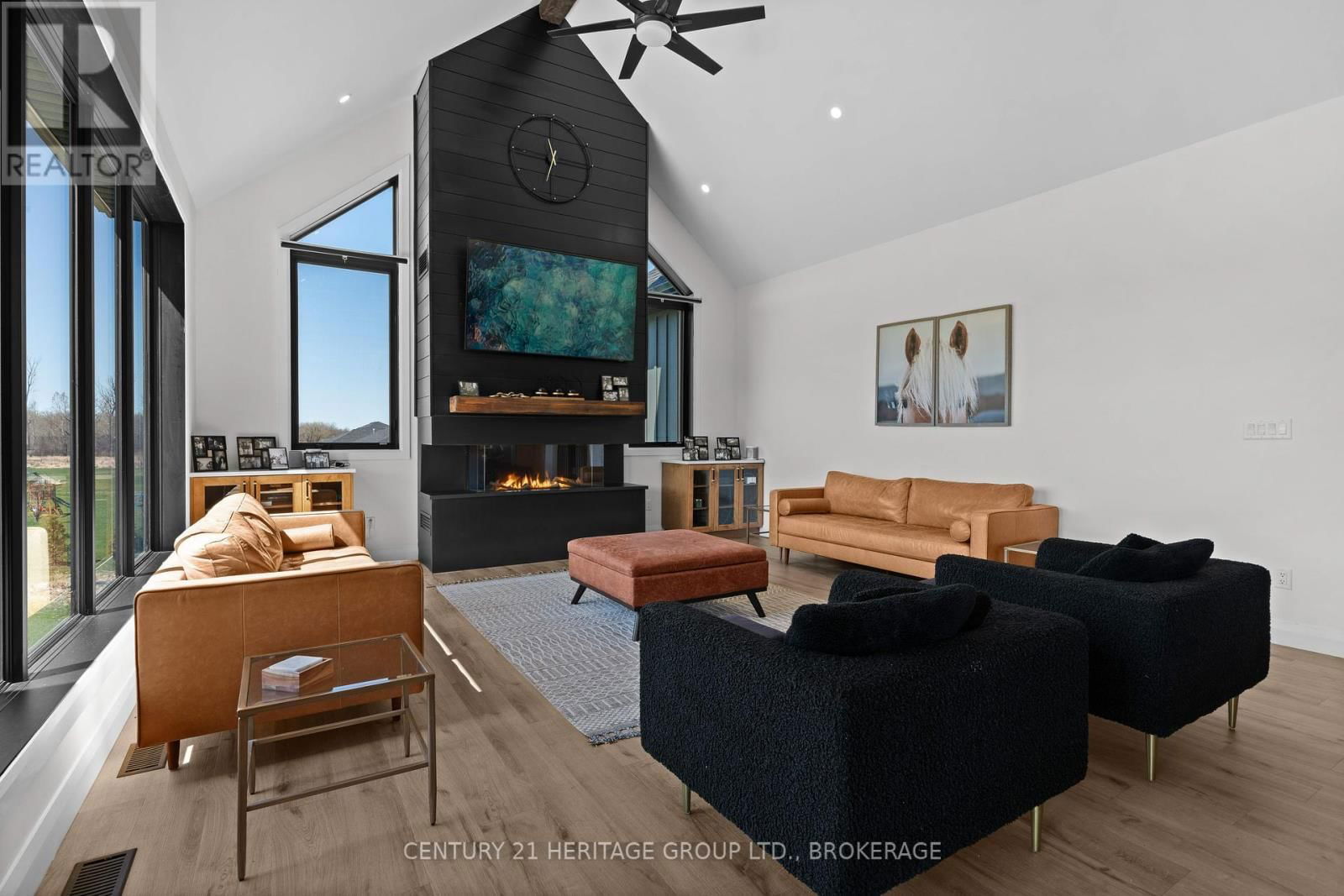 245 MANN DRIVE Image 19