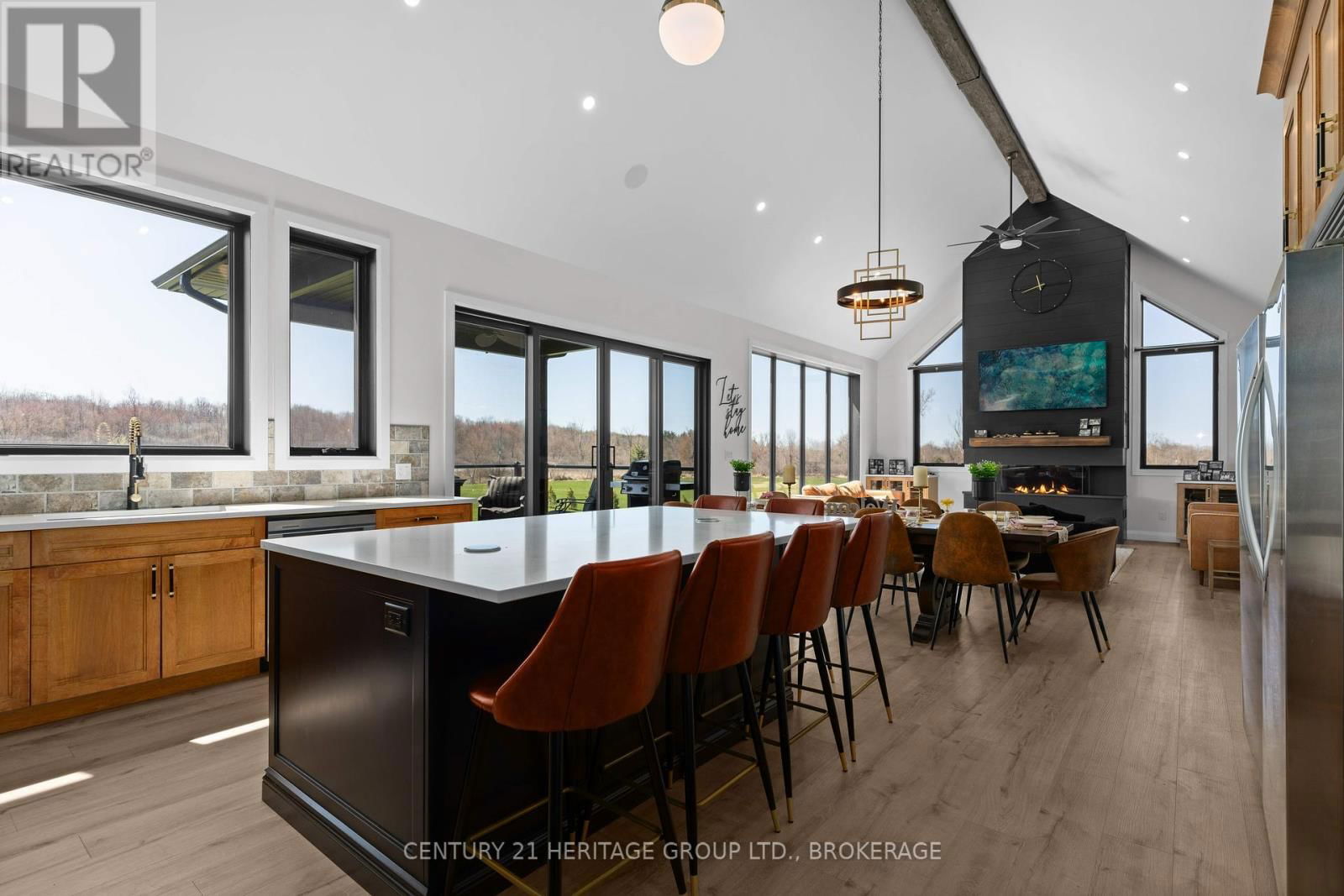 245 MANN DRIVE Image 21
