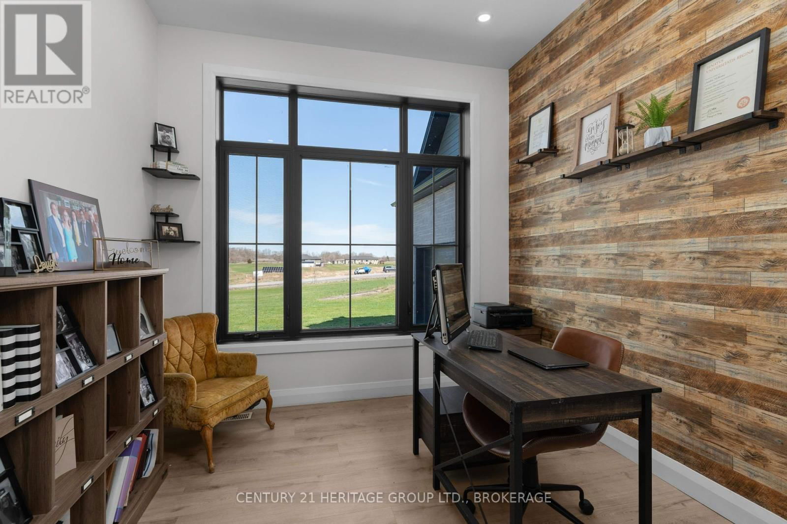 245 MANN DRIVE Image 29