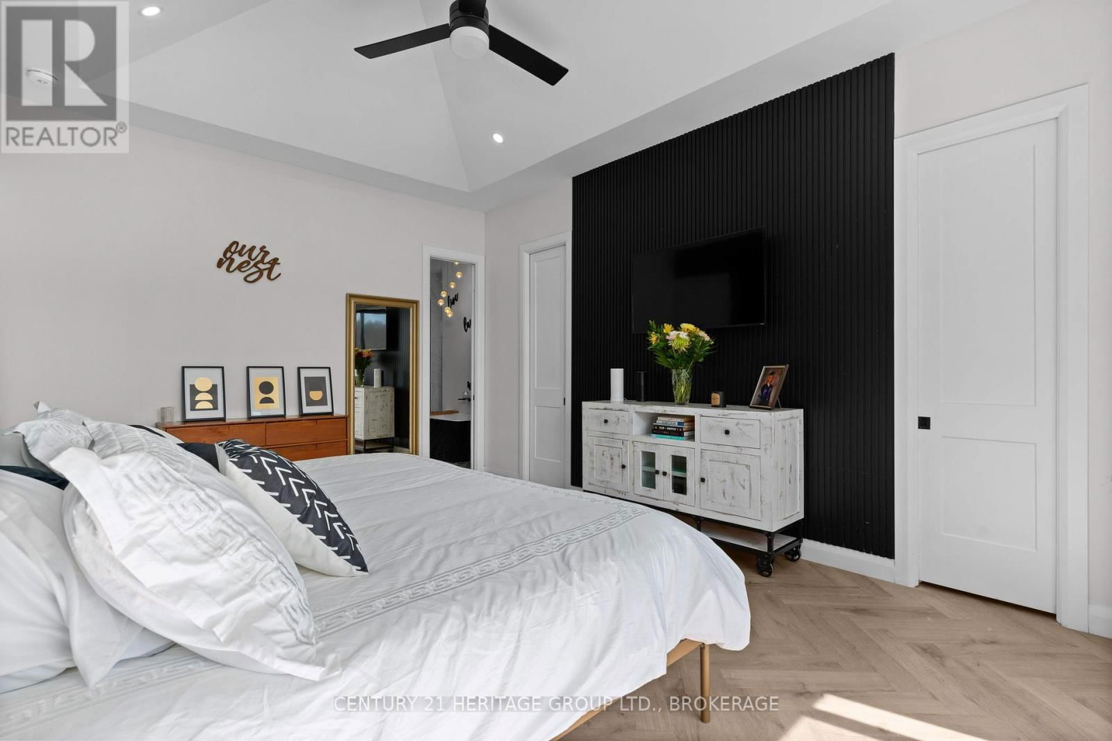 245 MANN DRIVE Image 30