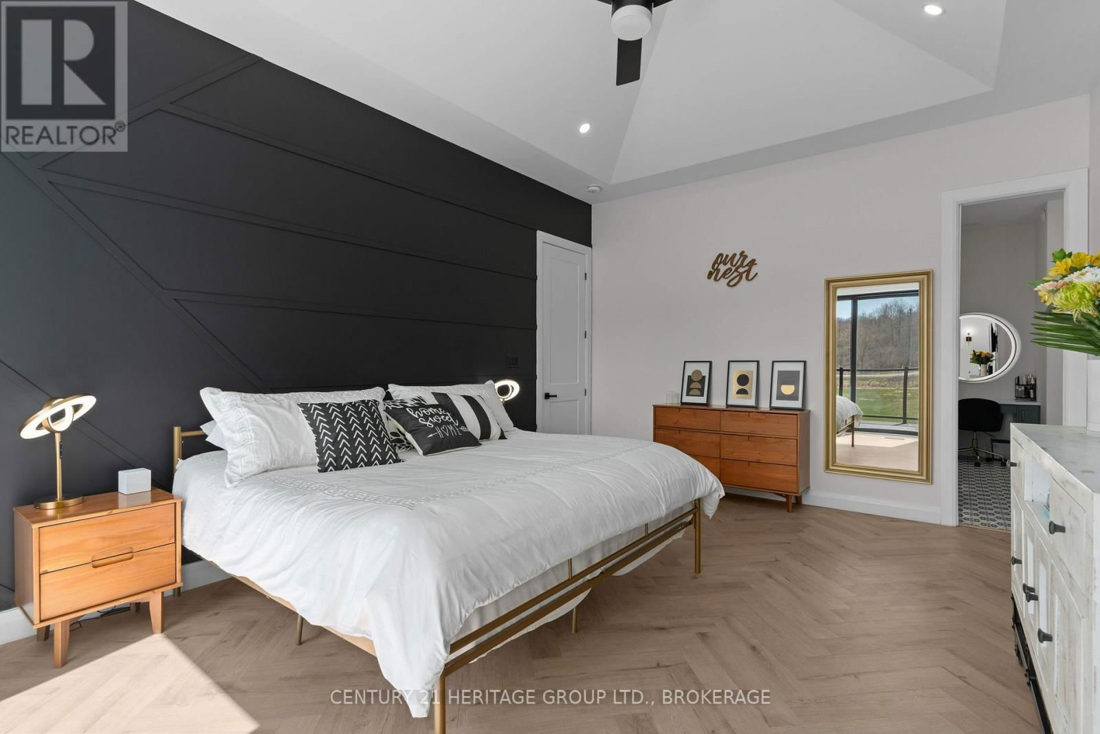 245 MANN DRIVE Image 31