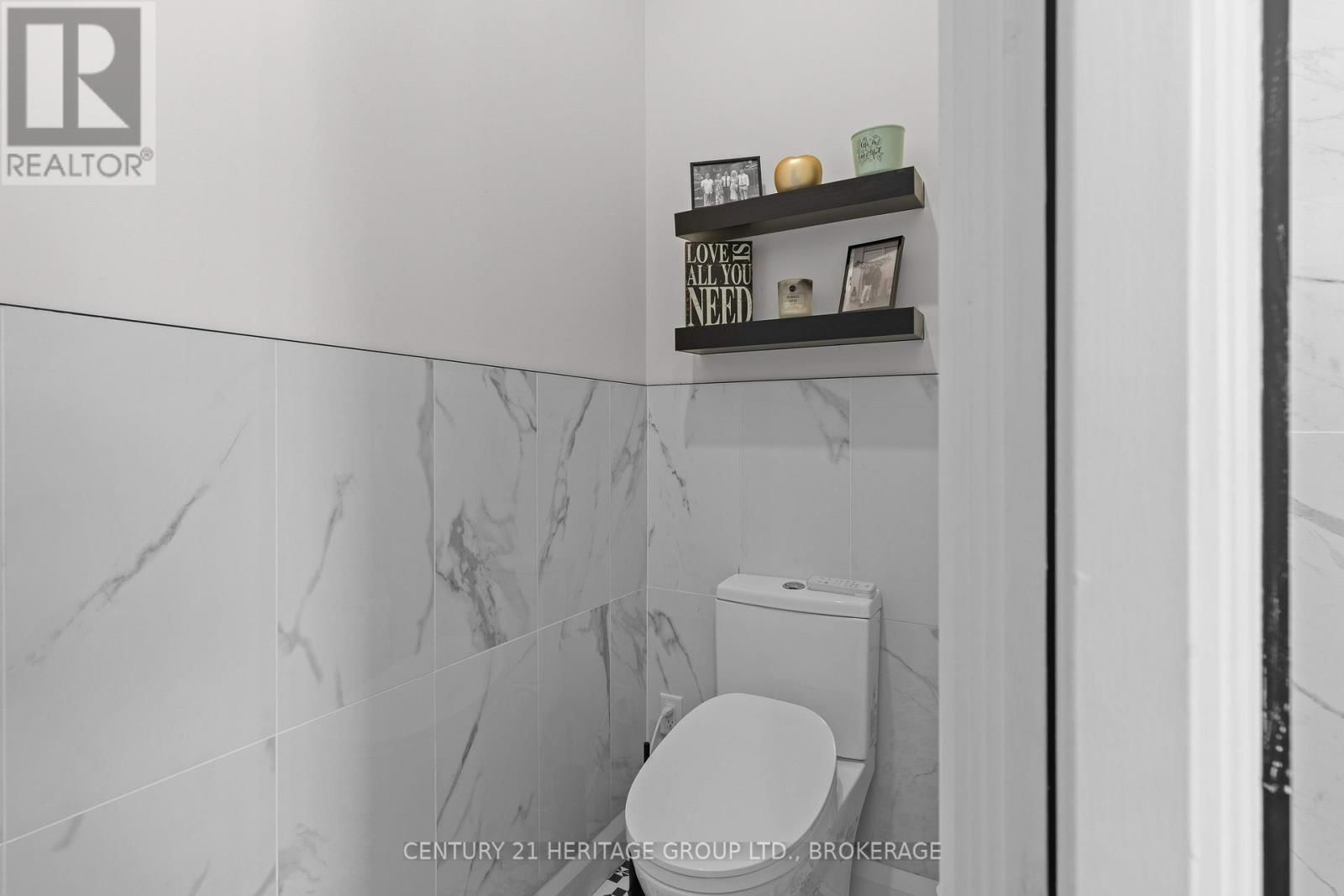 245 MANN DRIVE Image 38
