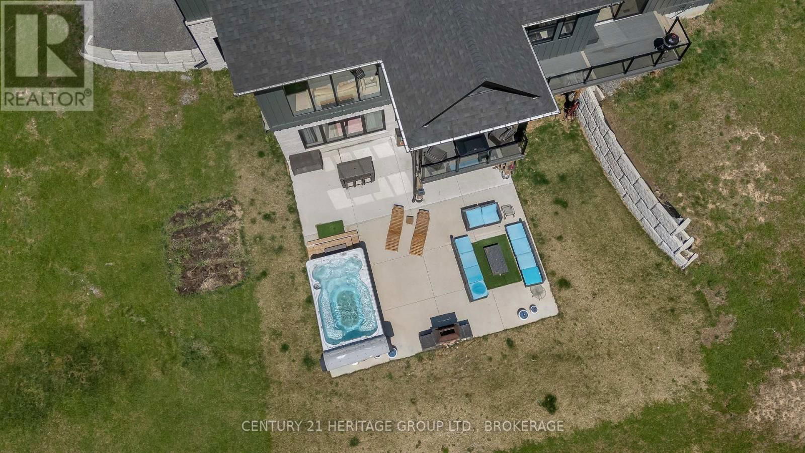 245 MANN DRIVE Image 4
