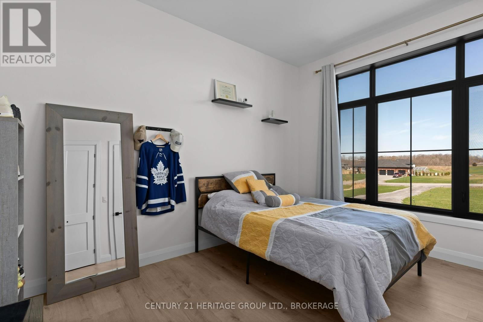 245 MANN DRIVE Image 41