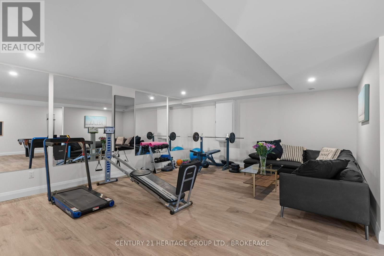 245 MANN DRIVE Image 48