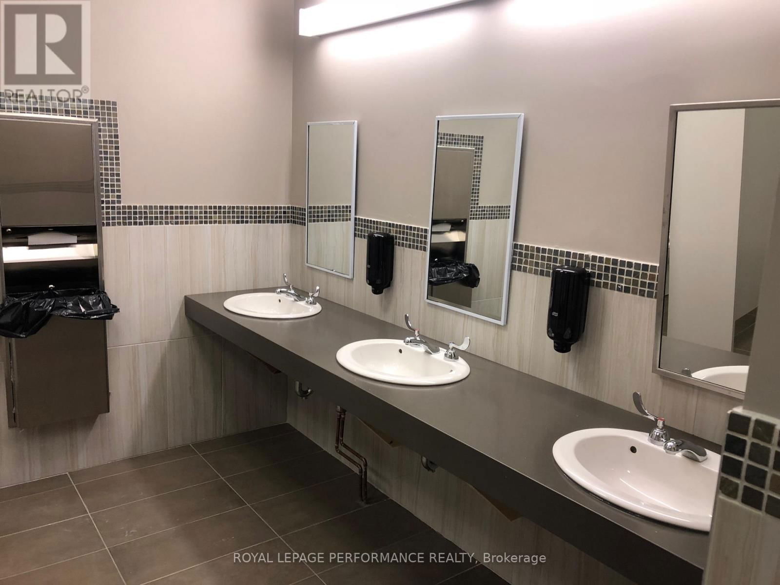 301 - 4473 INNES ROAD Image 20